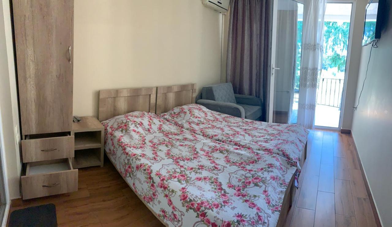 Tamari Hotel Уреки Екстериор снимка
