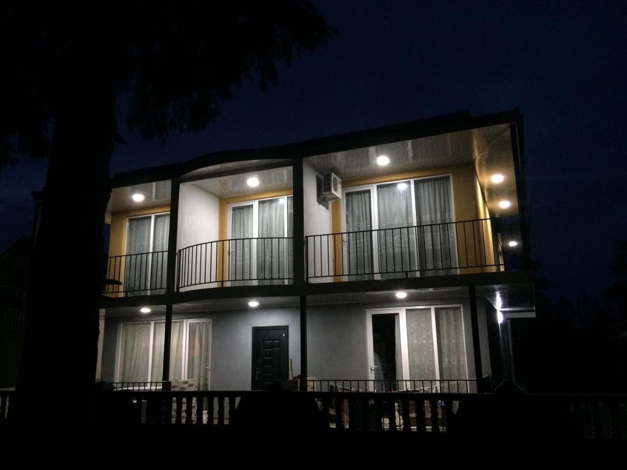 Tamari Hotel Уреки Екстериор снимка